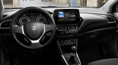 S Cross cockpit 1 2